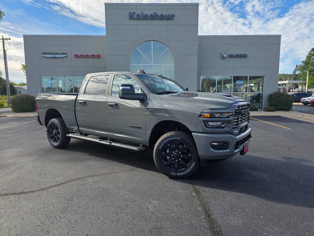 New 2027 Ram 2500 BIG HORN CREW CAB 4X4 6'4 BOX Pickup