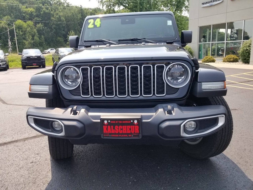 Used 2024 Jeep Wrangler Sahara 4x4 4dr SUV SUV