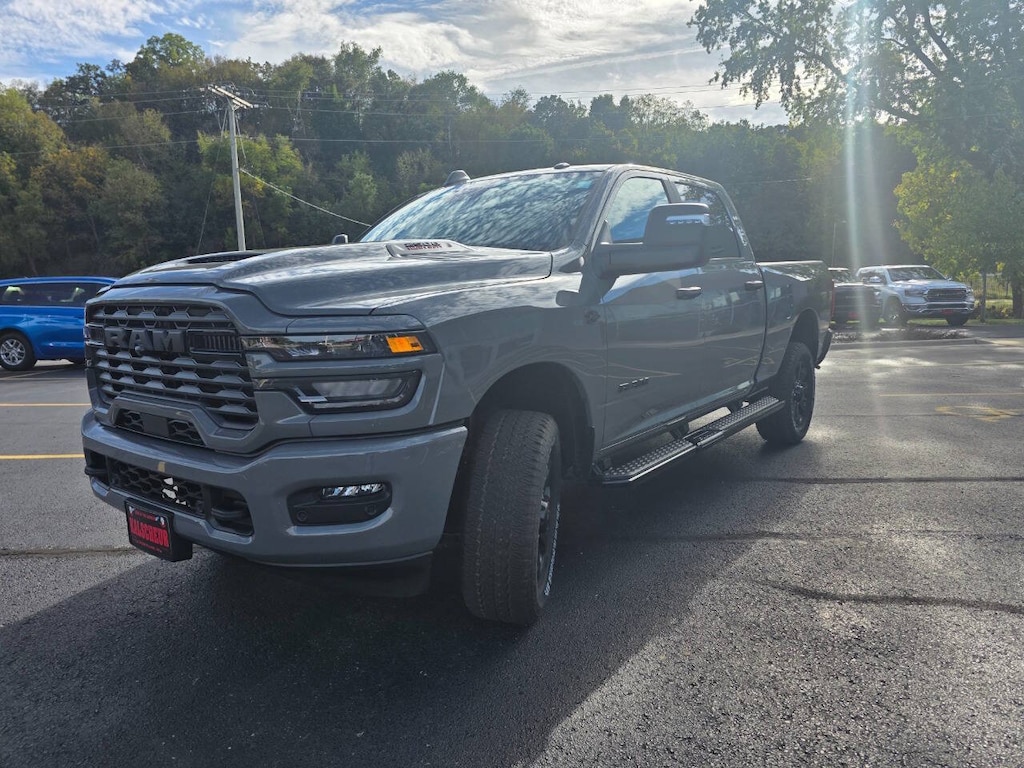 New 2027 Ram 2500 BIG HORN CREW CAB 4X4 6'4 BOX Pickup