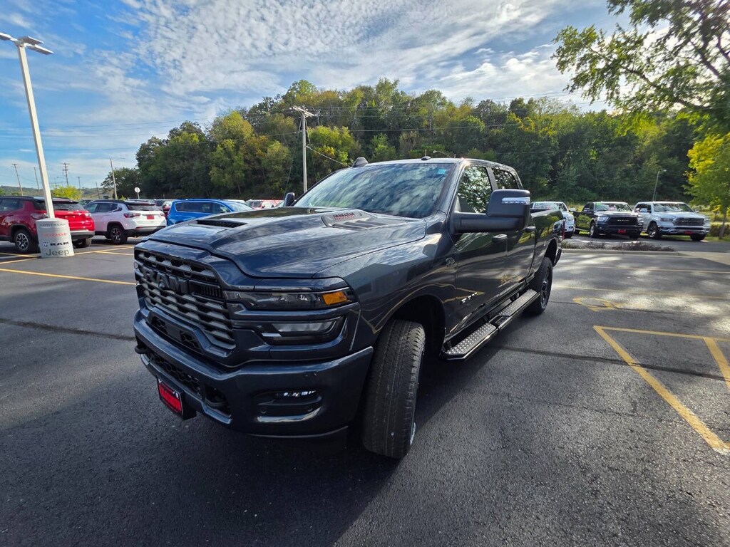 New 2027 Ram 2500 BIG HORN CREW CAB 4X4 6'4 BOX Pickup