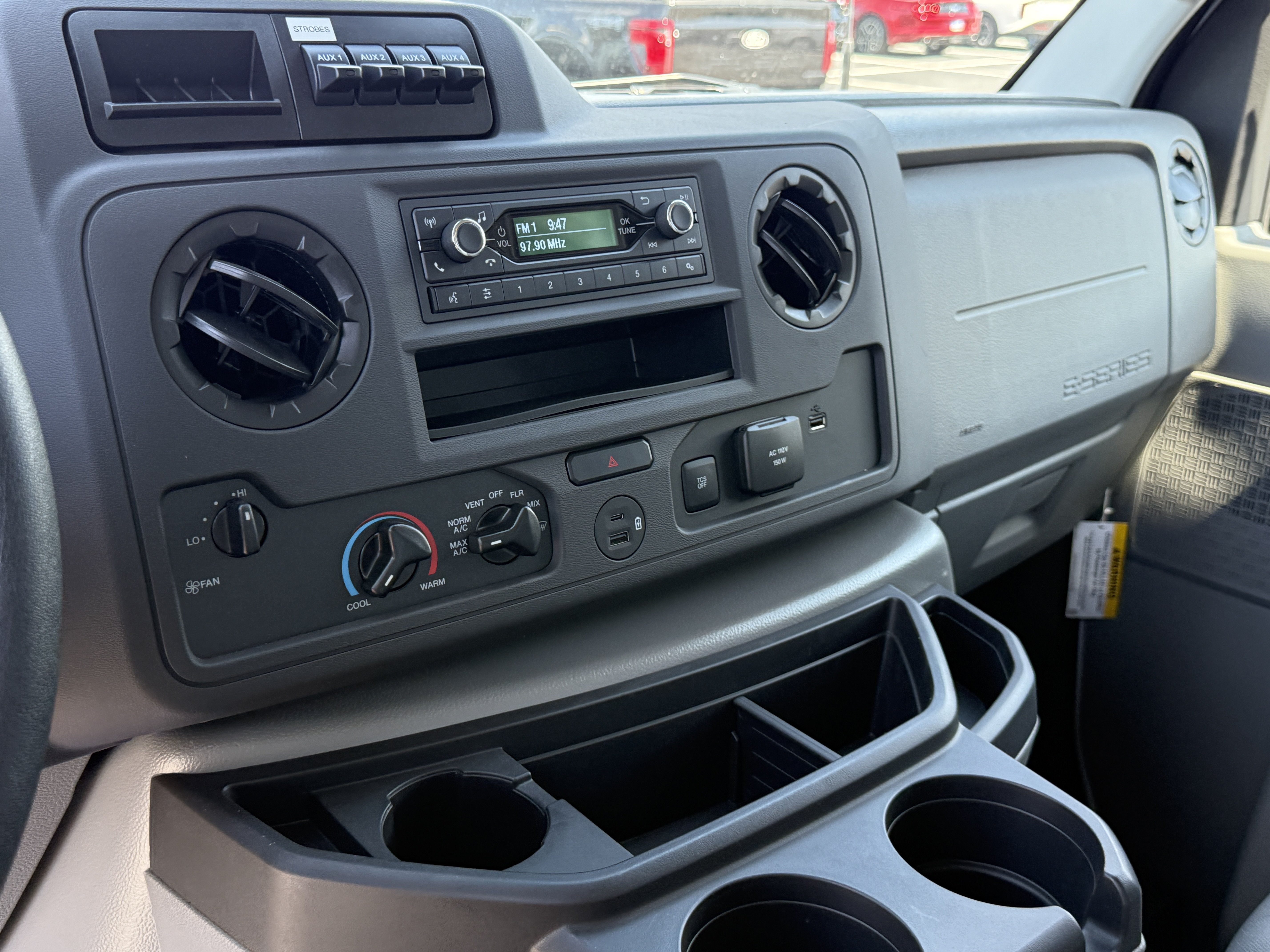 2026 Ford E-Series Cutaway Base - Photo 10