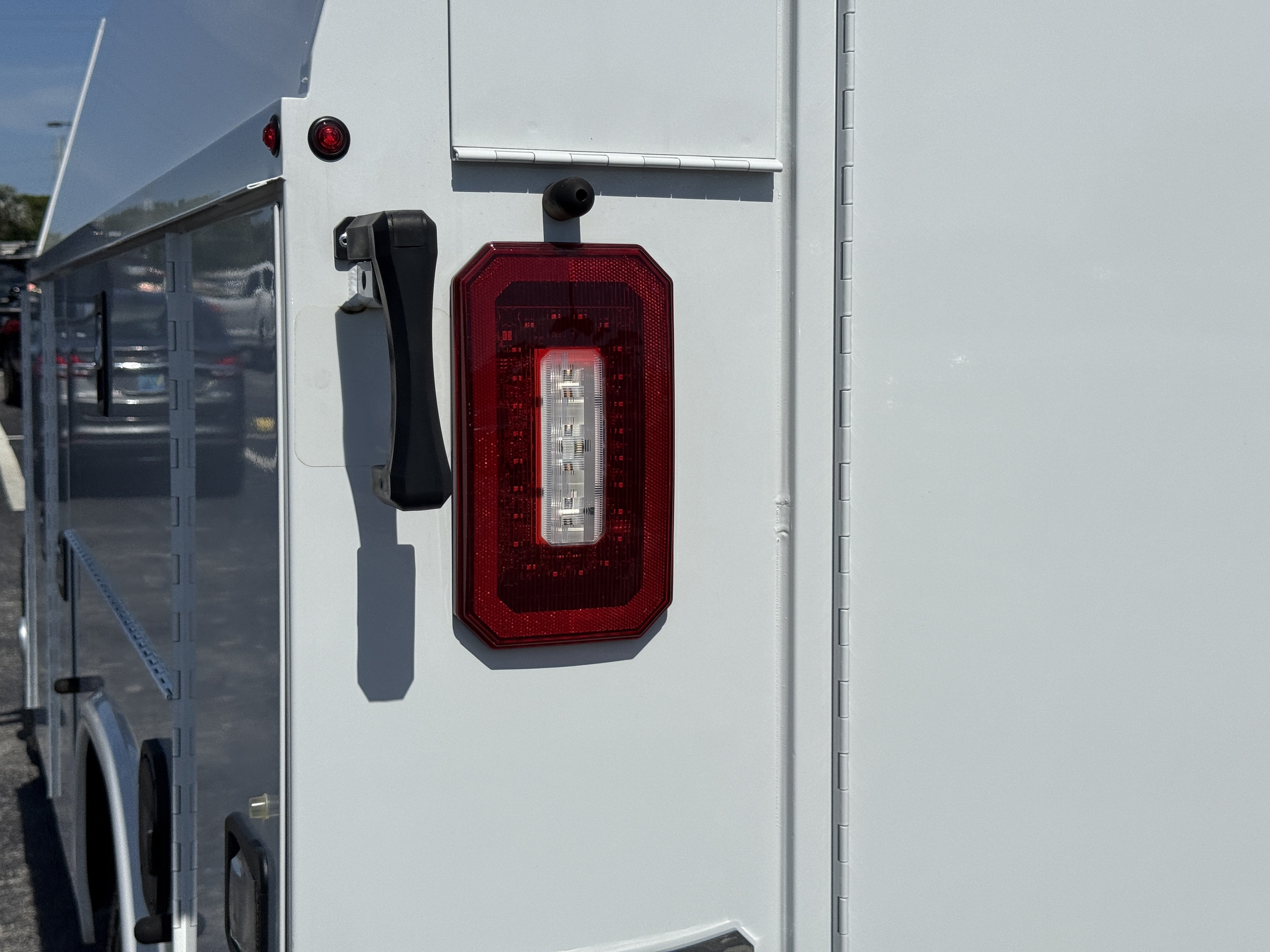 2026 Ford E-Series Cutaway Base - Photo 8