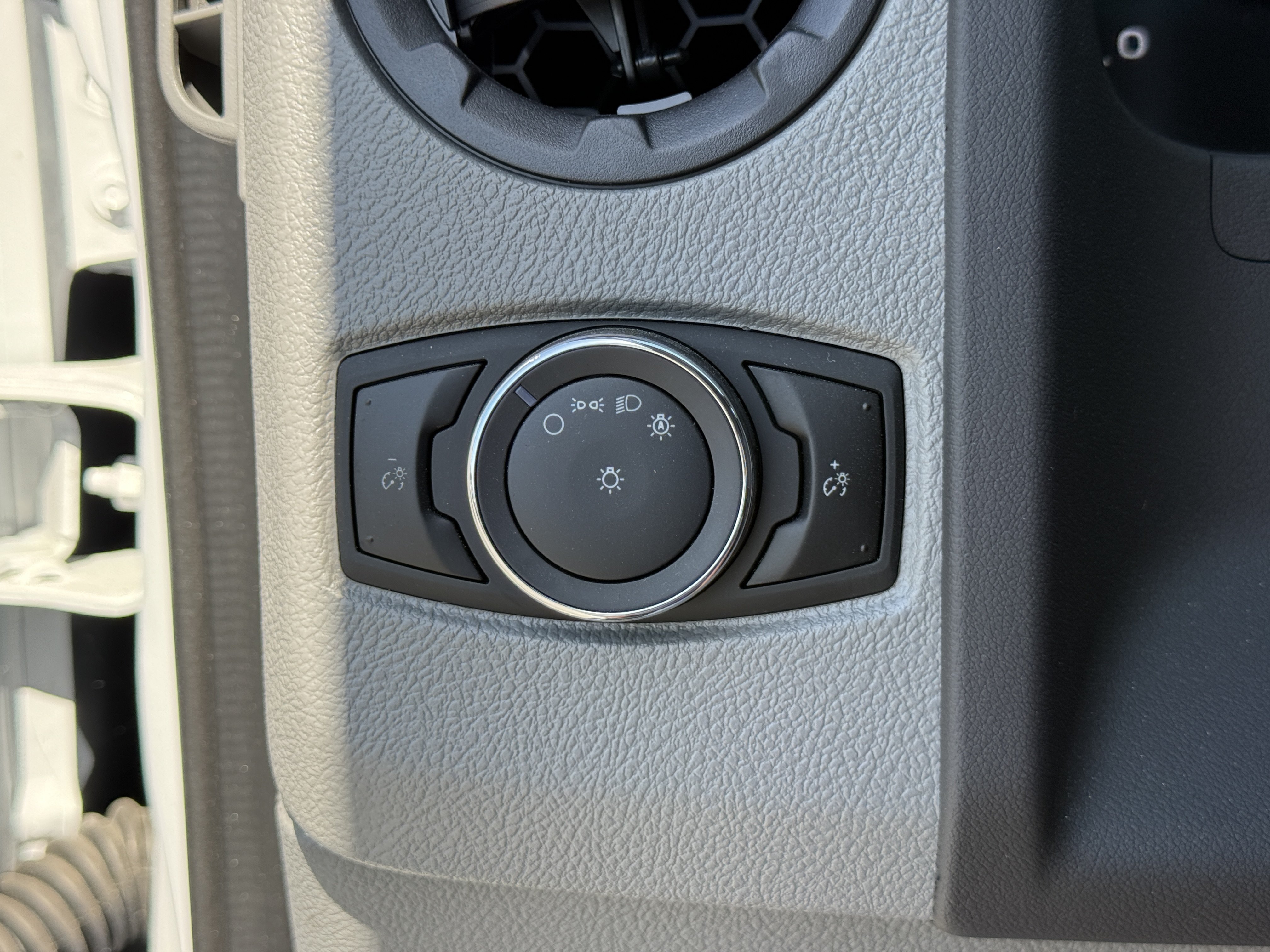 2026 Ford E-Series Cutaway Base - Photo 18