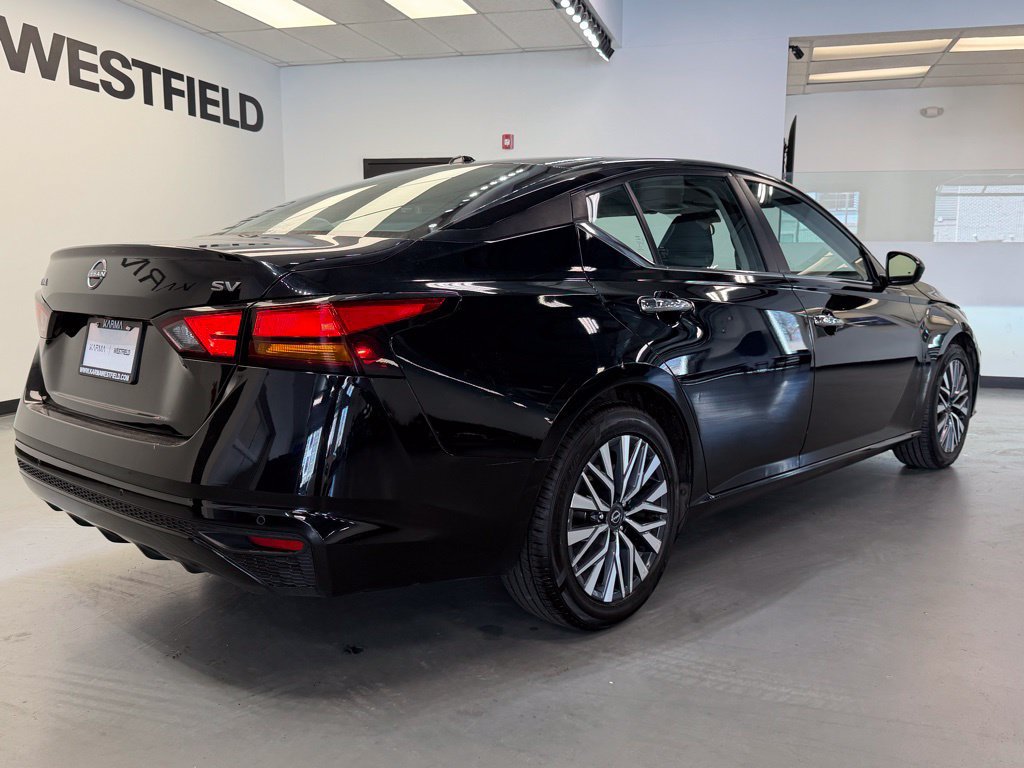 2024 Nissan Altima SV - Photo 7