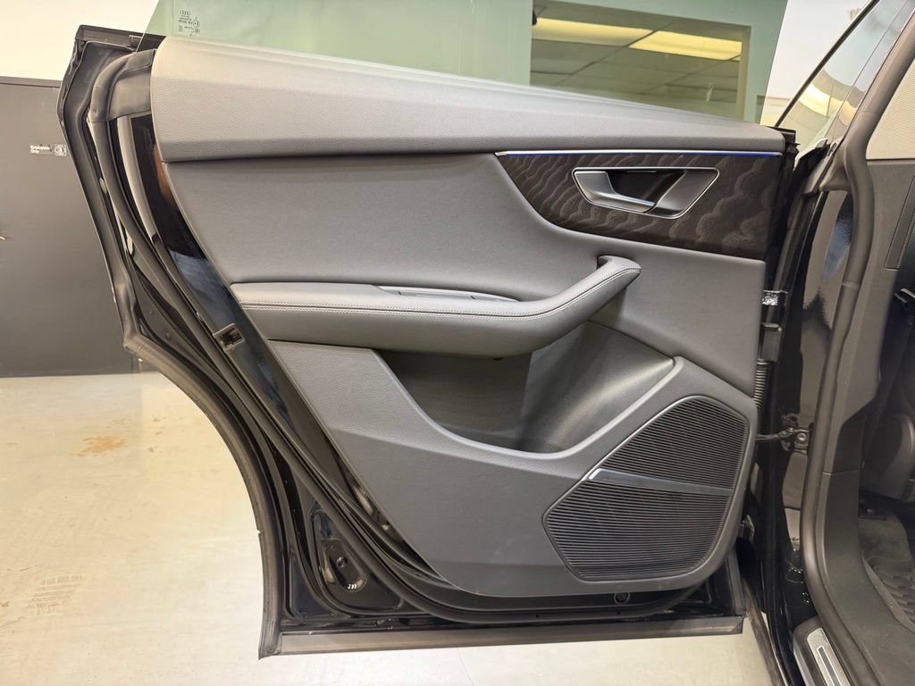 2023 Audi Q8 Premium Plus - Photo 12
