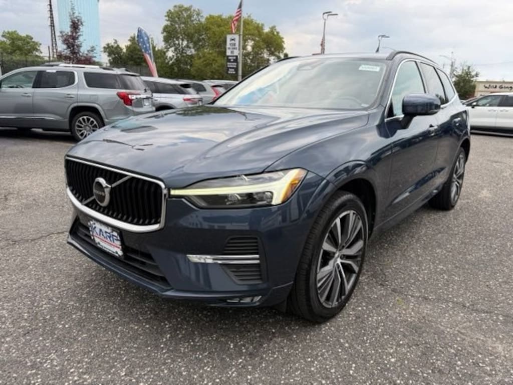 Used 2022 Volvo XC60 B5 AWD Momentum SUV