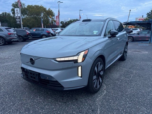 2025 Volvo EX90