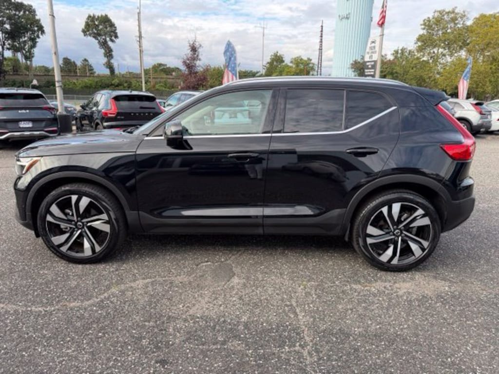 Used 2024 Volvo XC40 B5 Plus Bright SUV