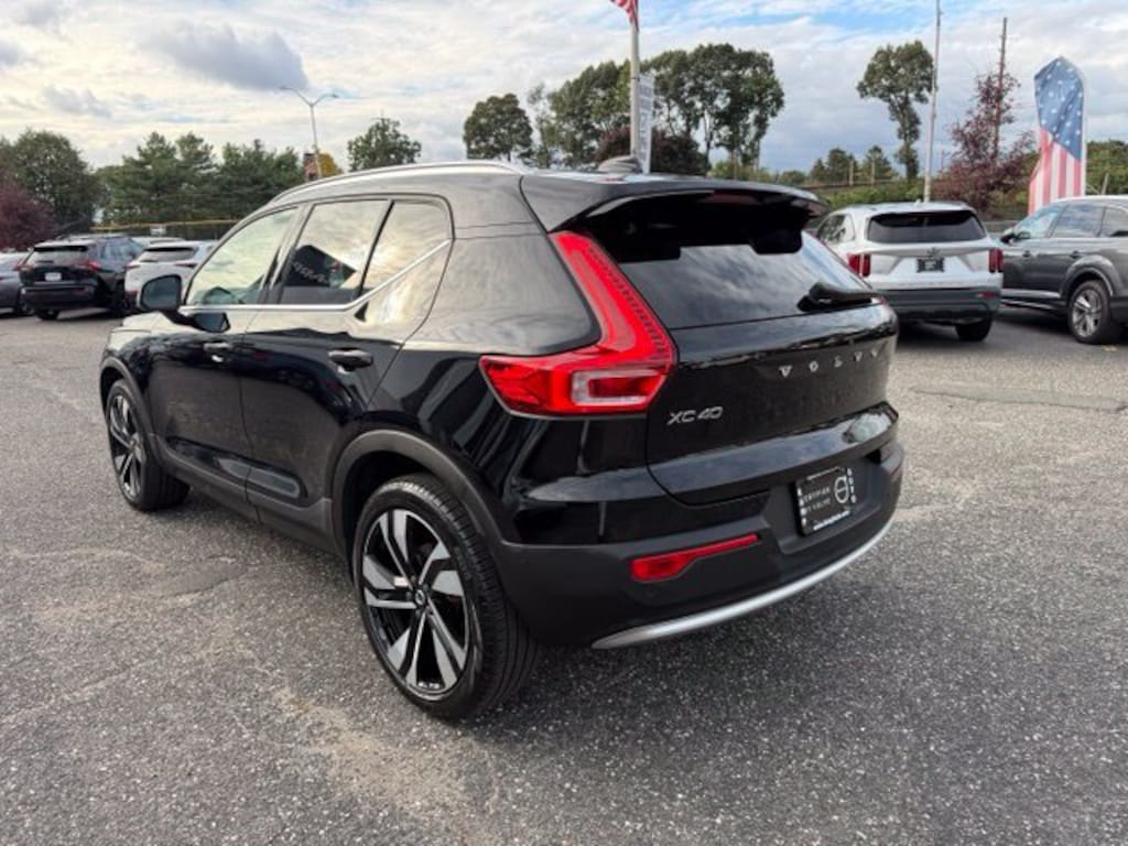 Used 2024 Volvo XC40 B5 Plus Bright SUV
