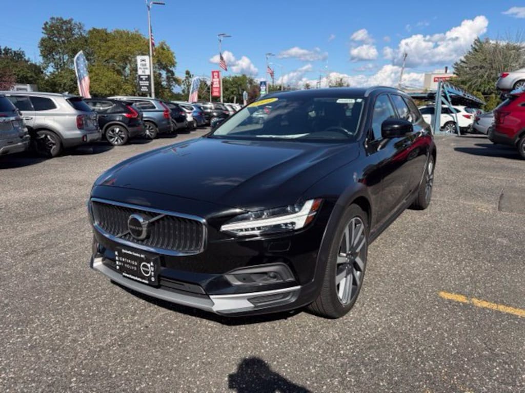 Certified 2022 Volvo V90 Cross Country B6 AWD Wagon