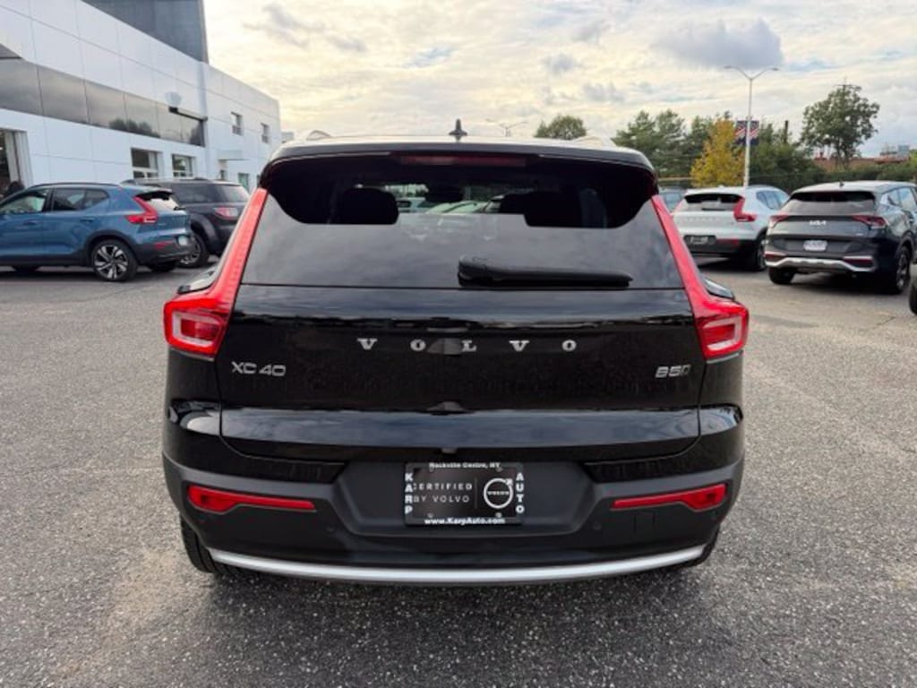 Used 2024 Volvo XC40 B5 Plus Bright SUV