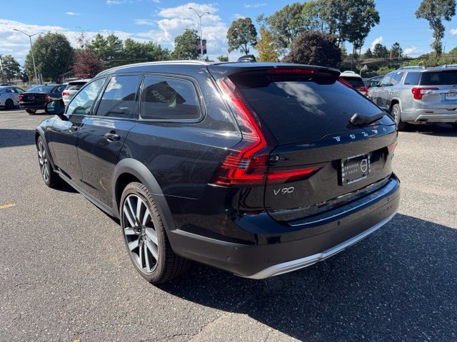 Certified 2022 Volvo V90 Cross Country B6 AWD Wagon