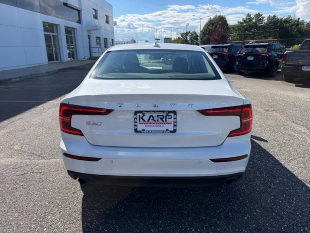 Used 2021 Volvo S60 T5 Momentum Sedan