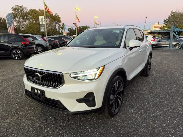 Certified 2025 Volvo XC40 B5 Plus Bright Theme SUV