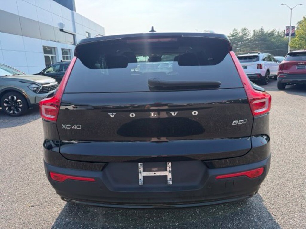 Certified 2023 Volvo XC40 B5 AWD Plus Dark SUV