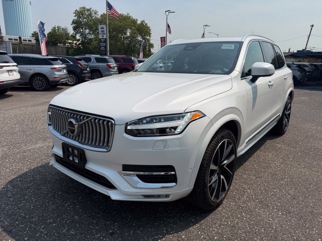 2023 Volvo XC90 SUV 