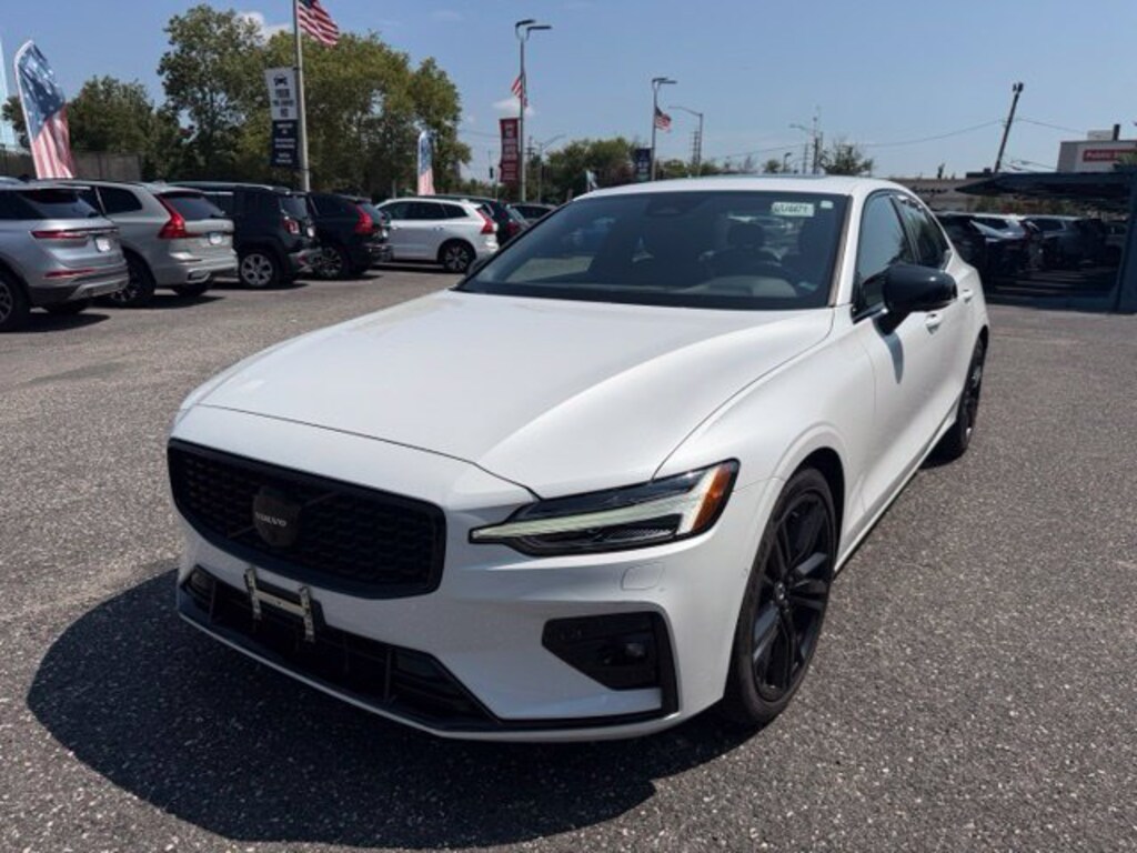 Certified 2023 Volvo S60 B5 AWD Plus Black