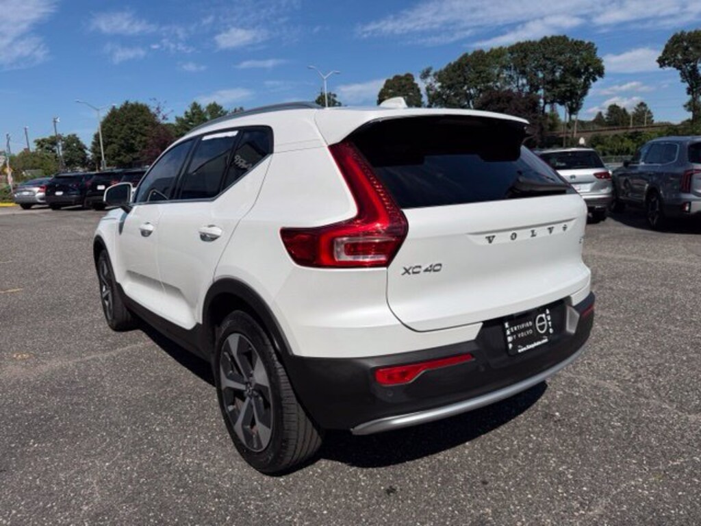 Certified 2024 Volvo XC40 B5 Core Bright SUV