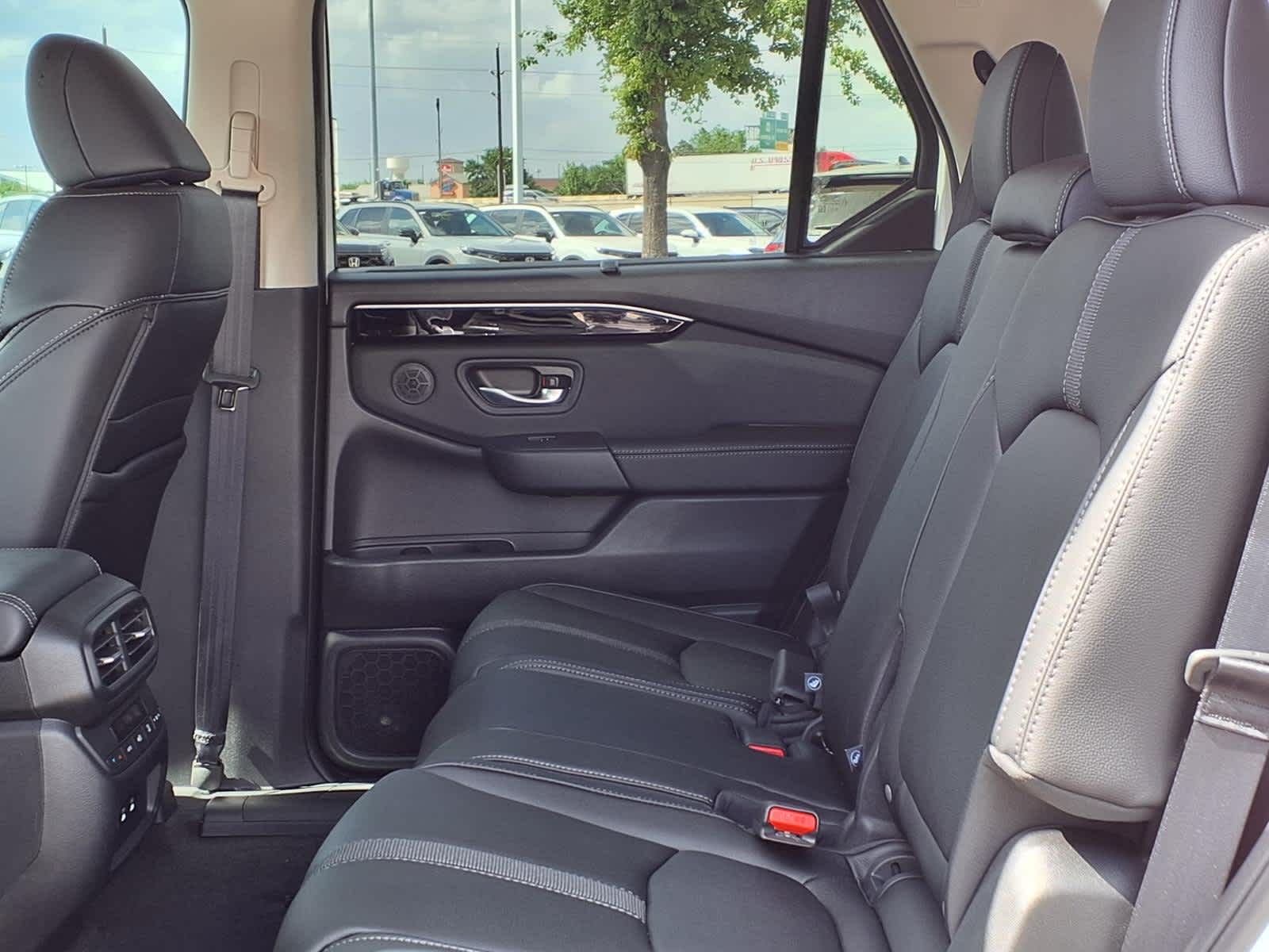 2026 Honda Pilot EX-L - Photo 12