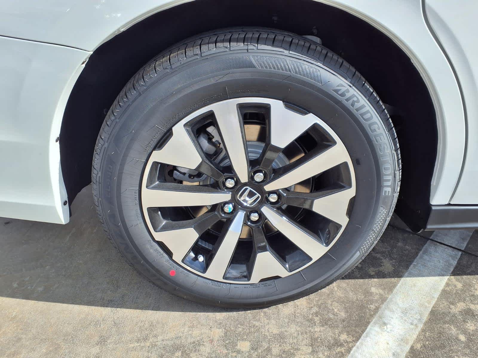 2026 Honda Odyssey EX-L - Photo 9