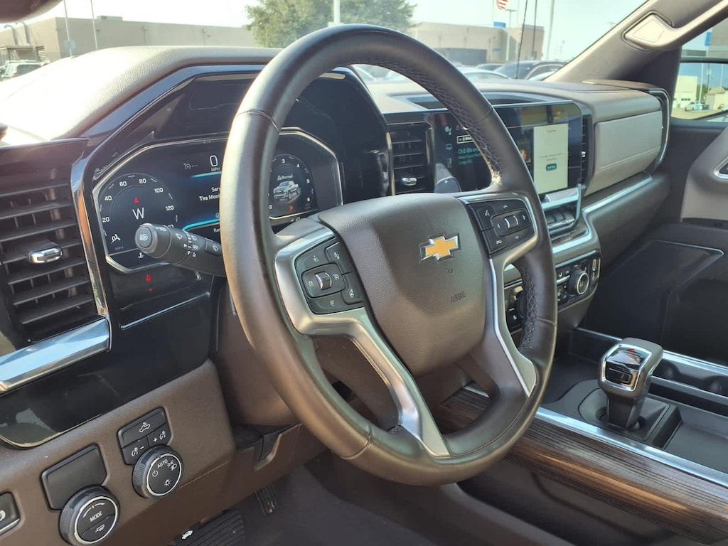 Used 2025 Chevrolet Silverado 1500 LT w/1LT Truck Crew Cab