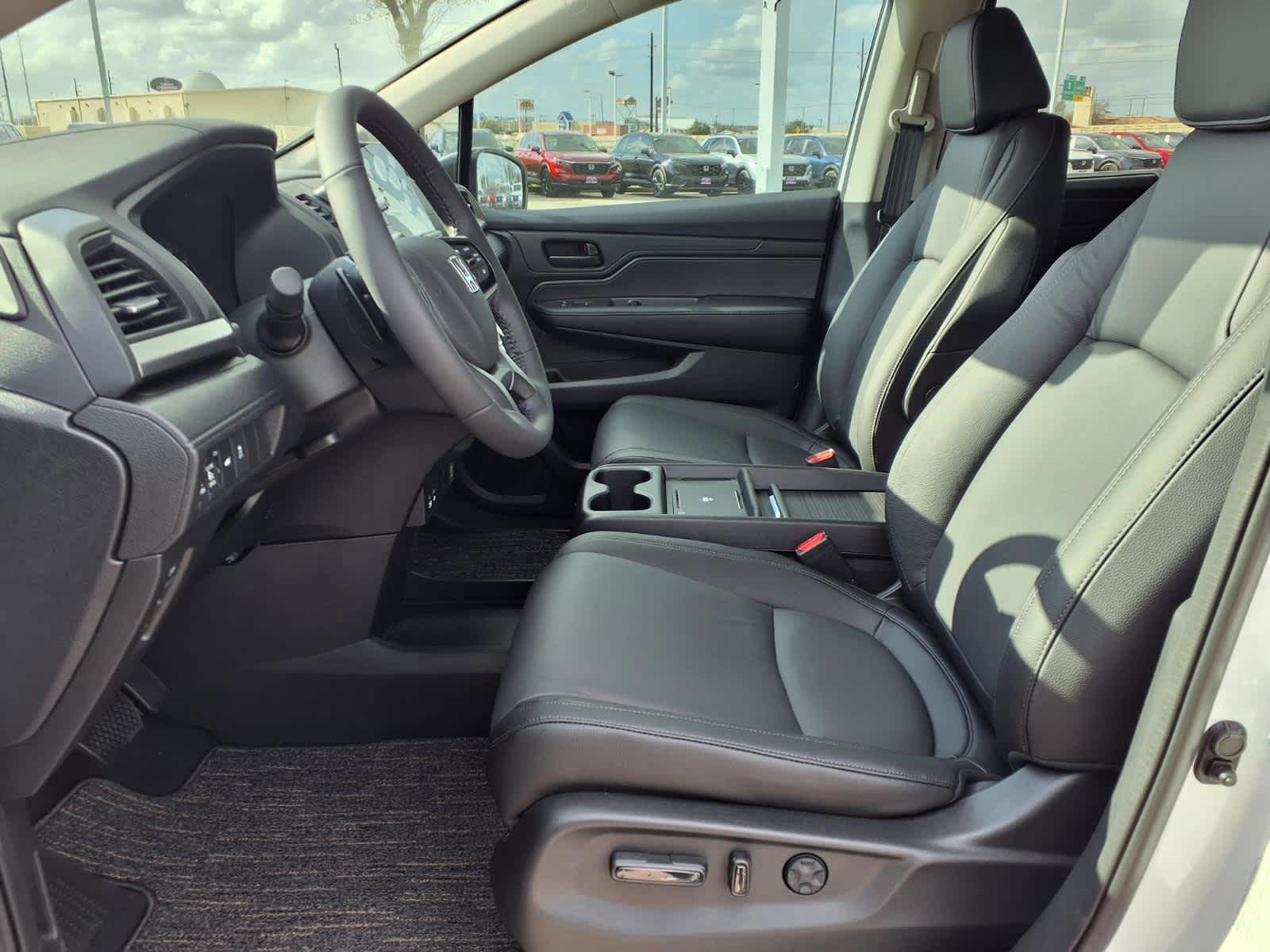 2026 Honda Odyssey EX-L - Photo 12