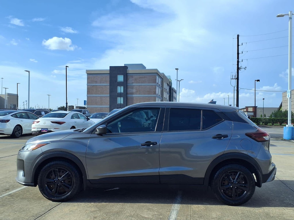 Used 2021 Nissan Kicks S SUV