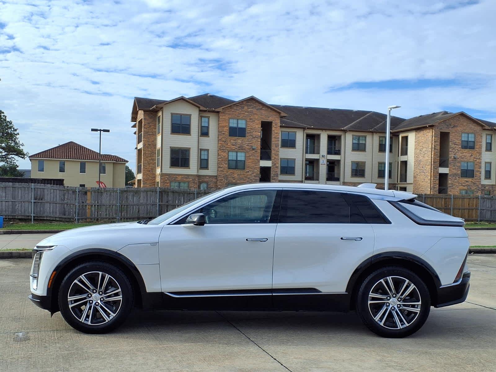 Used 2024 CADILLAC LYRIQ Luxury SUV