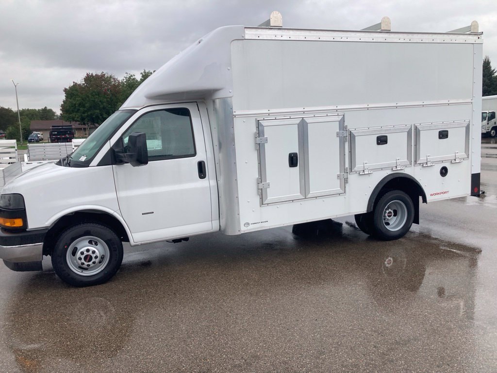 New 2025 GMC Savana Cutaway 3500 1WT Cutaway Van