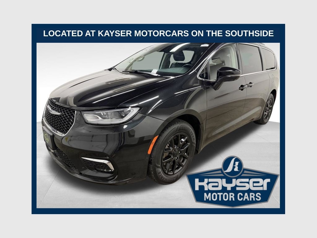 Used 2022 Chrysler Pacifica Touring L Van Passenger Van