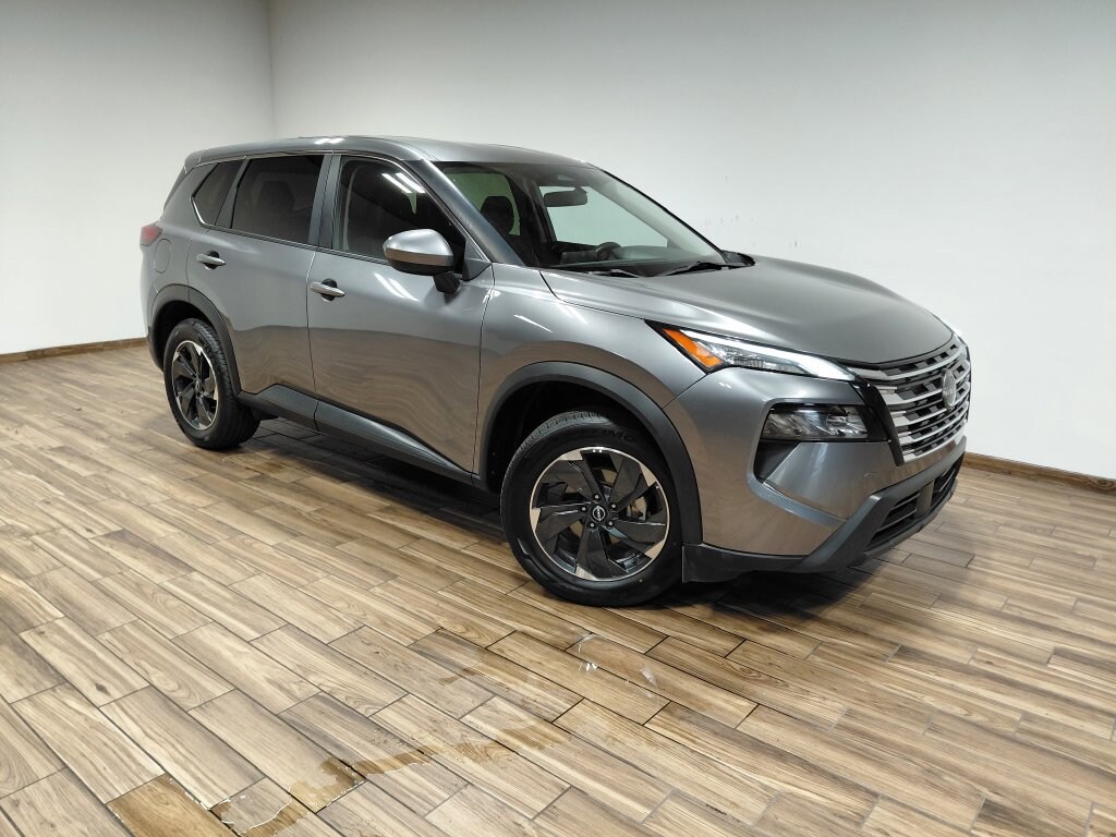 Used 2024 Nissan Rogue SV FWD SUV