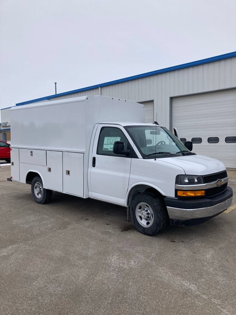 2025 Chevrolet Express Cutaway