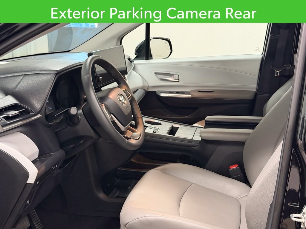 2026 Toyota Sienna XLE - Photo 25