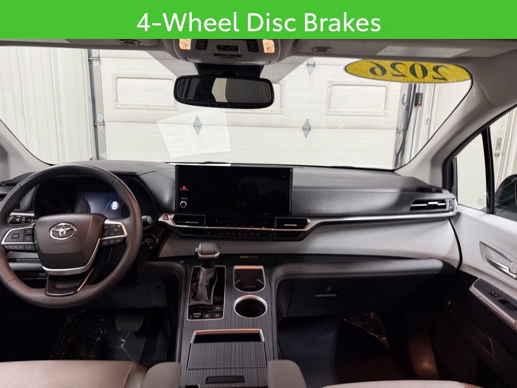 2026 Toyota Sienna XLE - Photo 20