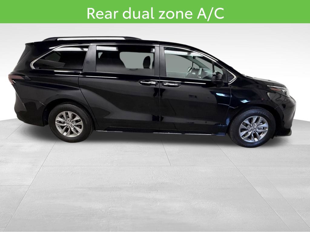2026 Toyota Sienna XLE - Photo 10