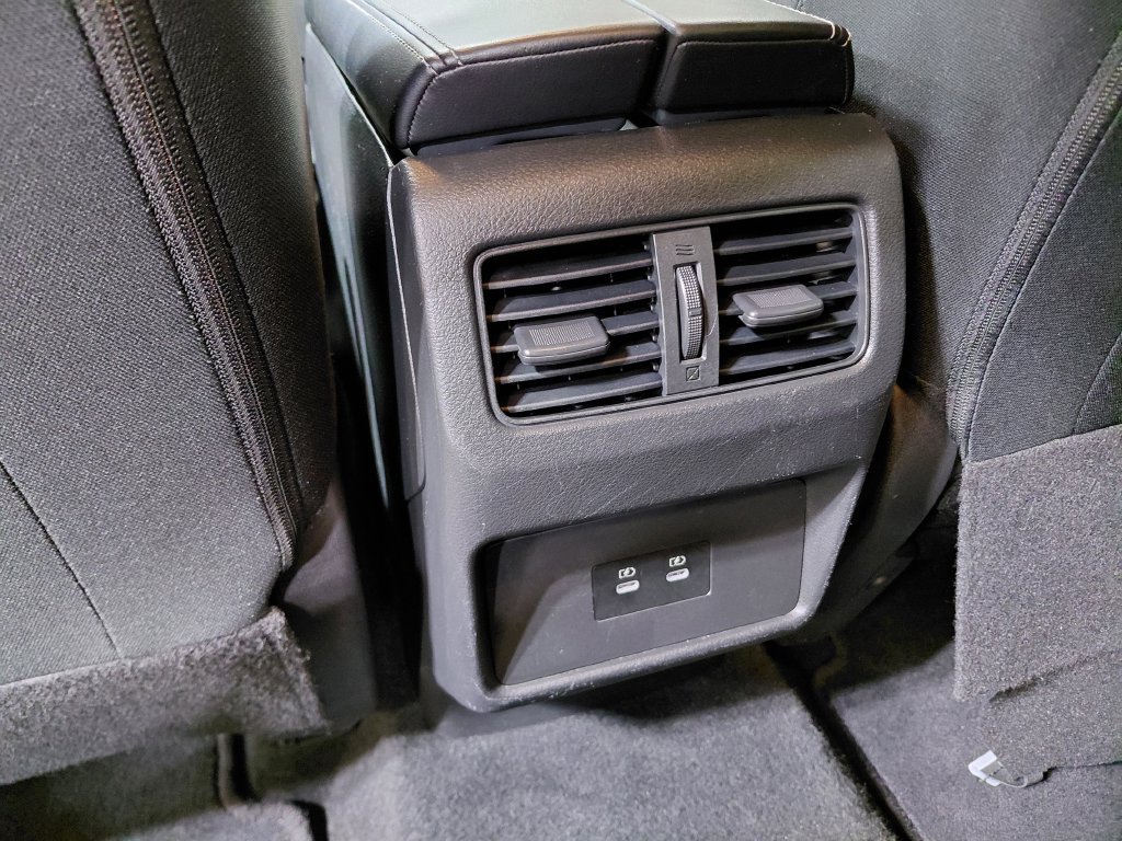 2024 Nissan Rogue SV - Photo 32