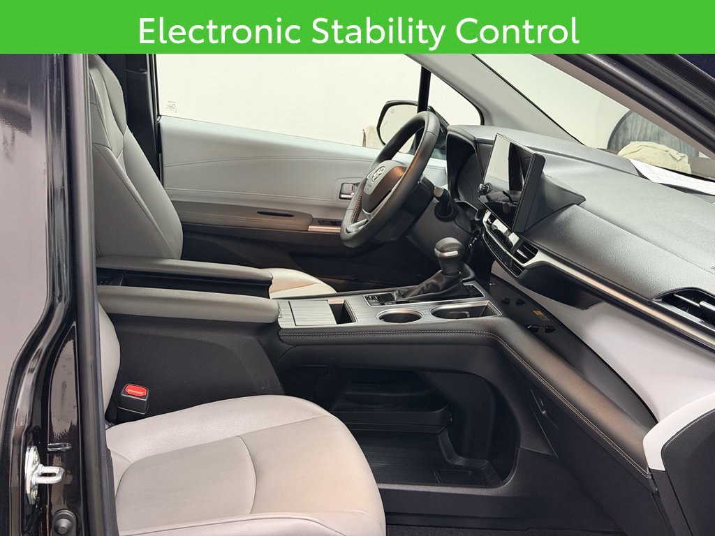 2026 Toyota Sienna XLE - Photo 24