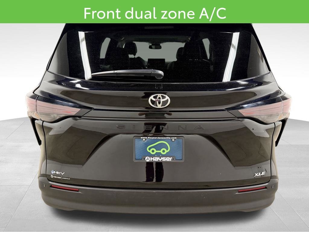 2026 Toyota Sienna XLE - Photo 8