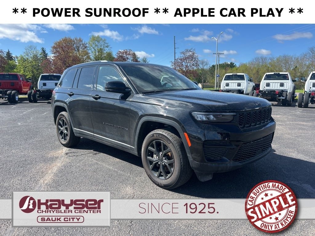 Used 2024 Jeep Grand Cherokee Laredo SUV