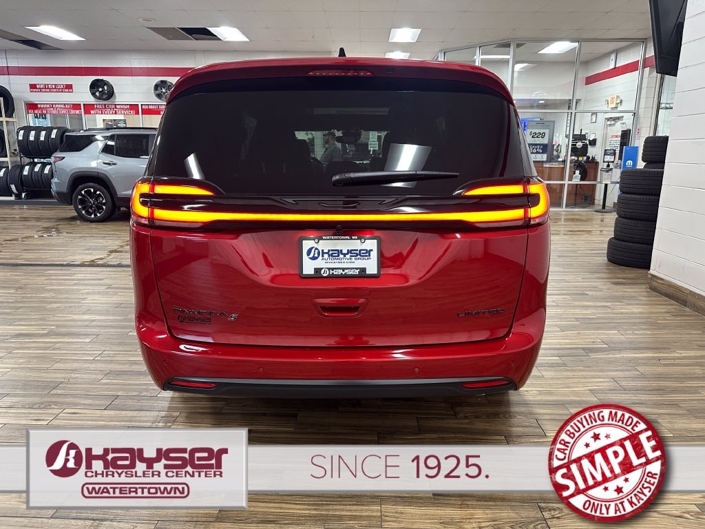 New 2027 Chrysler Pacifica Limited Passenger Van