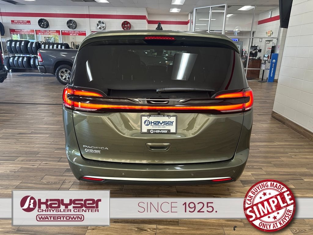 New 2027 Chrysler Pacifica Select Passenger Van