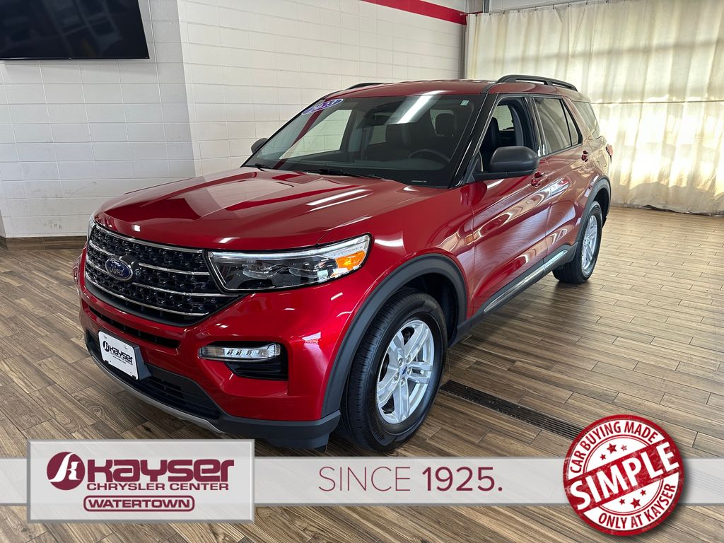 2023 Ford Explorer XLT SUV
