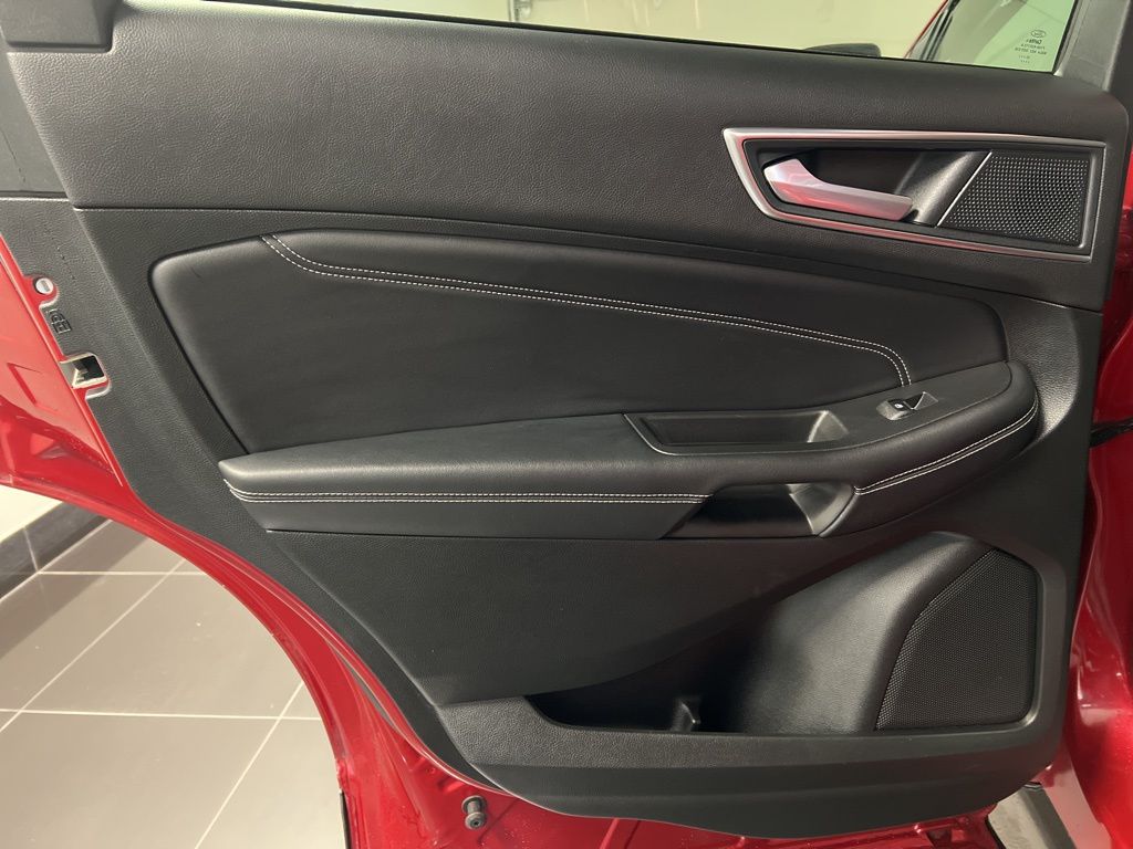2024 Ford Edge Titanium - Photo 31