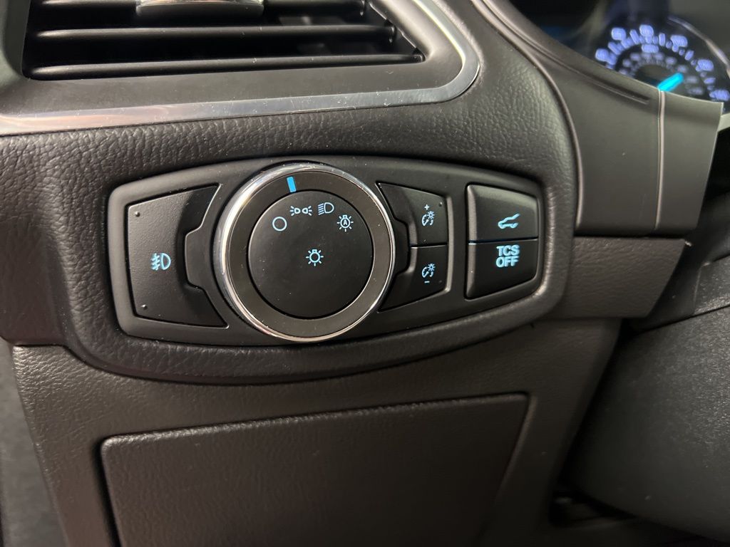 2024 Ford Edge Titanium - Photo 23