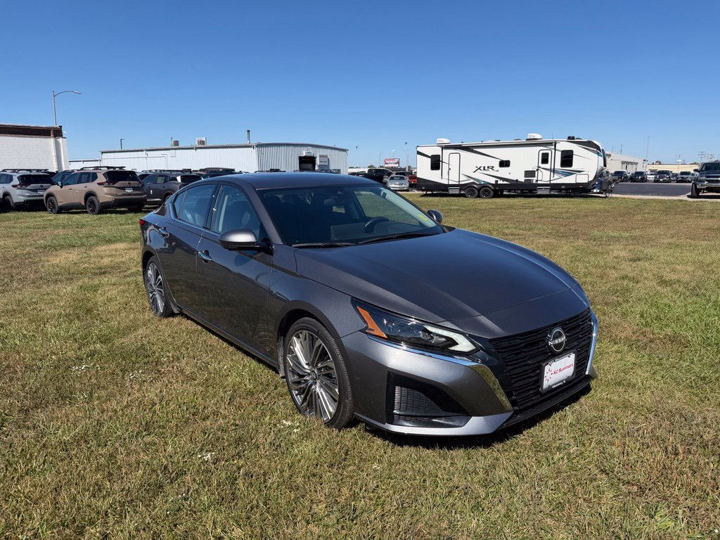 Used 2024 Nissan Altima 2.5 SL Sedan