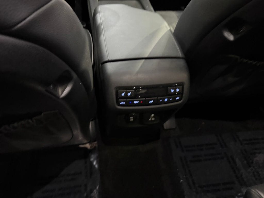2023 Hyundai Palisade Limited - Photo 28