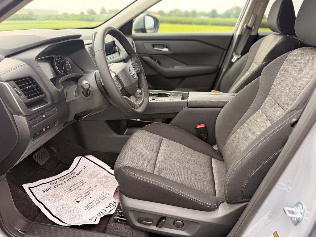 2026 Nissan Rogue SV - Photo 9
