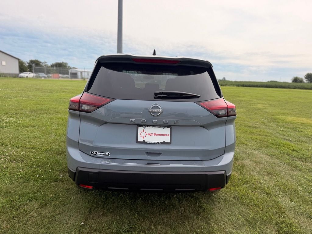 2026 Nissan Rogue SV - Photo 6