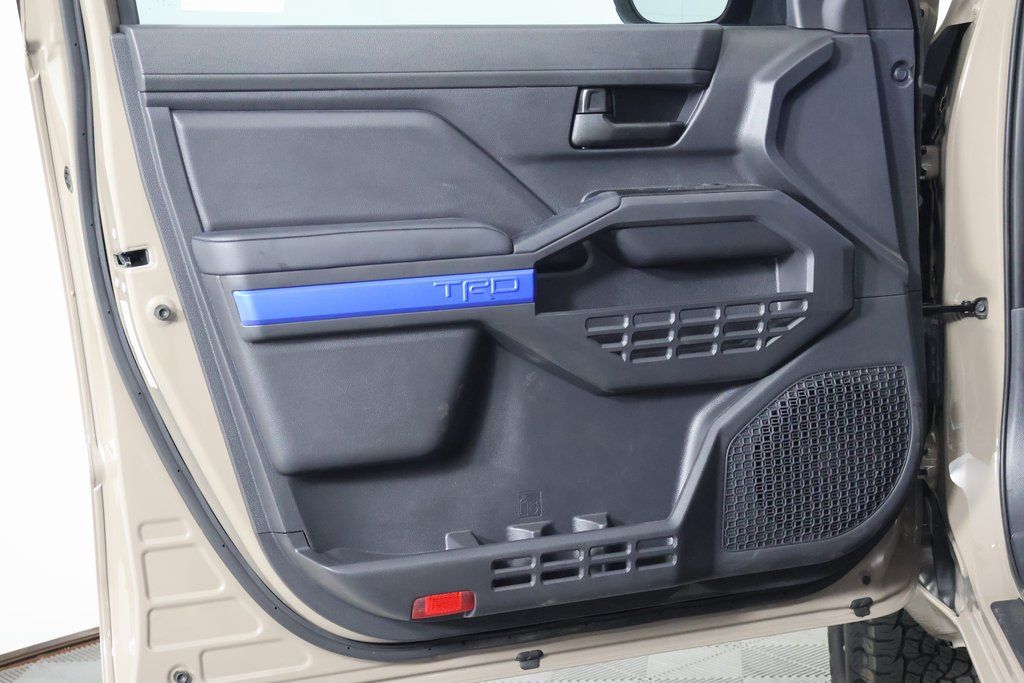 2026 Toyota Tacoma TRD PreRunner - Photo 10