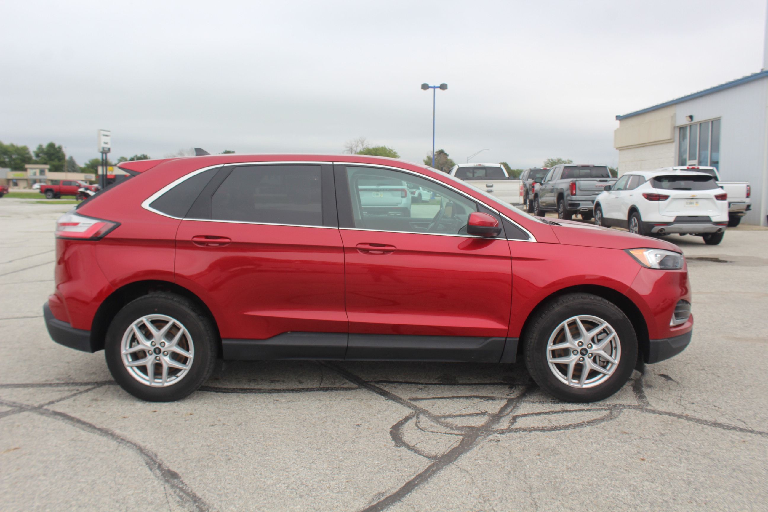 Used 2023 Ford Edge SEL